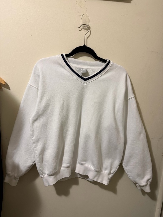 TNA Tops - Aritzia TNA Cozy Fleece Boyfriend V-Neck Sweatshirt